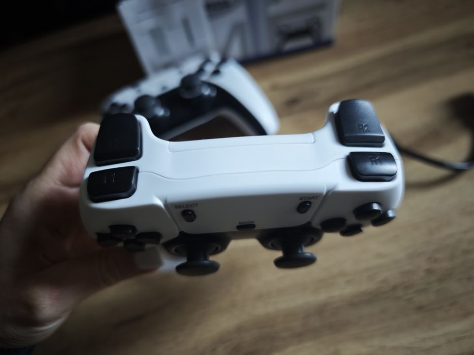 4K Game Stick Pro с 2 безжични контролера