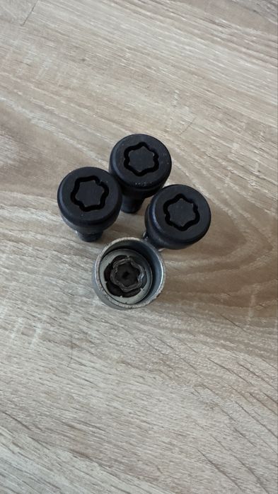 Prezoane cu antifurt originale BMW G20