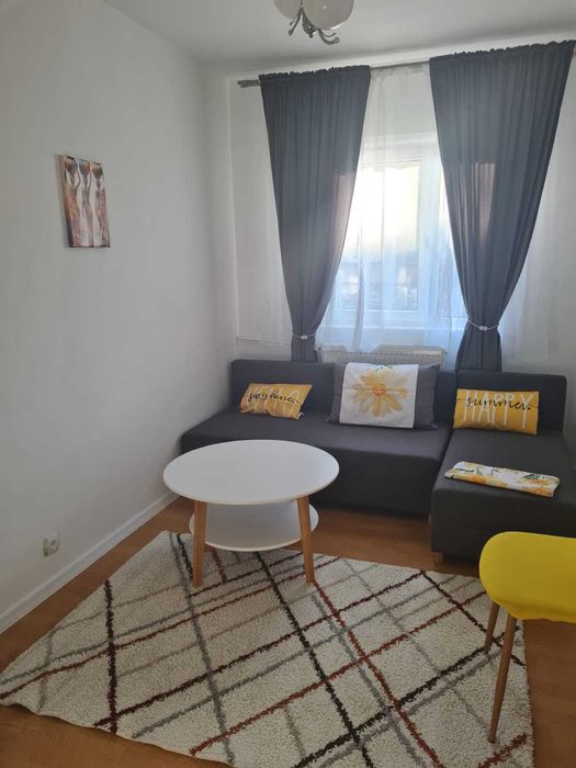 Inchiriez apartament cu 3 camere, Decebal/ Doina