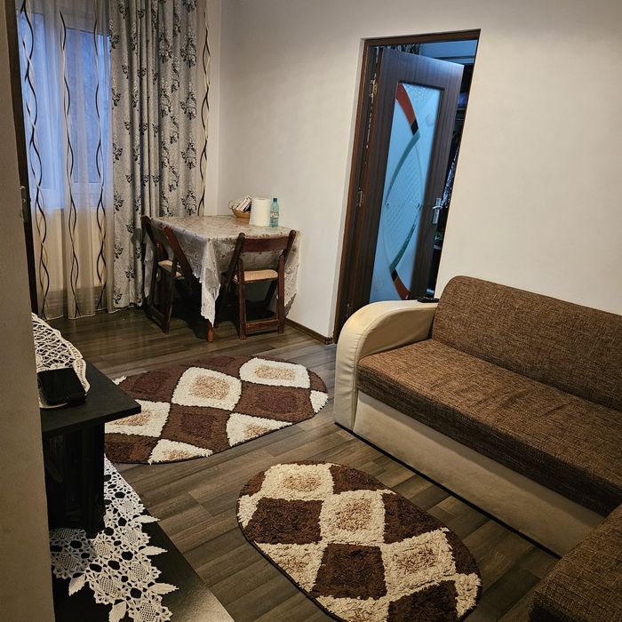 Apartament cu 3 camere de vanzare