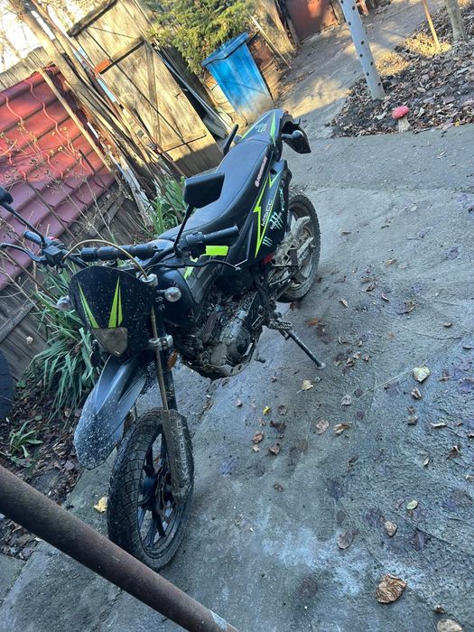 Vand sau schimb cu scuter de 125cc