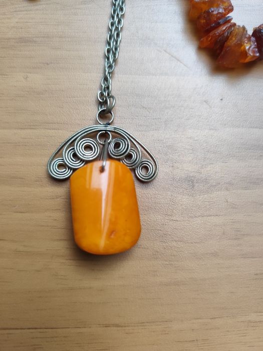 Бижута от естествен балтийски кехлибар