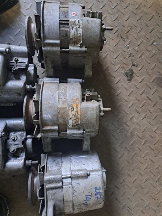 Генераторы на К 700 , б/у