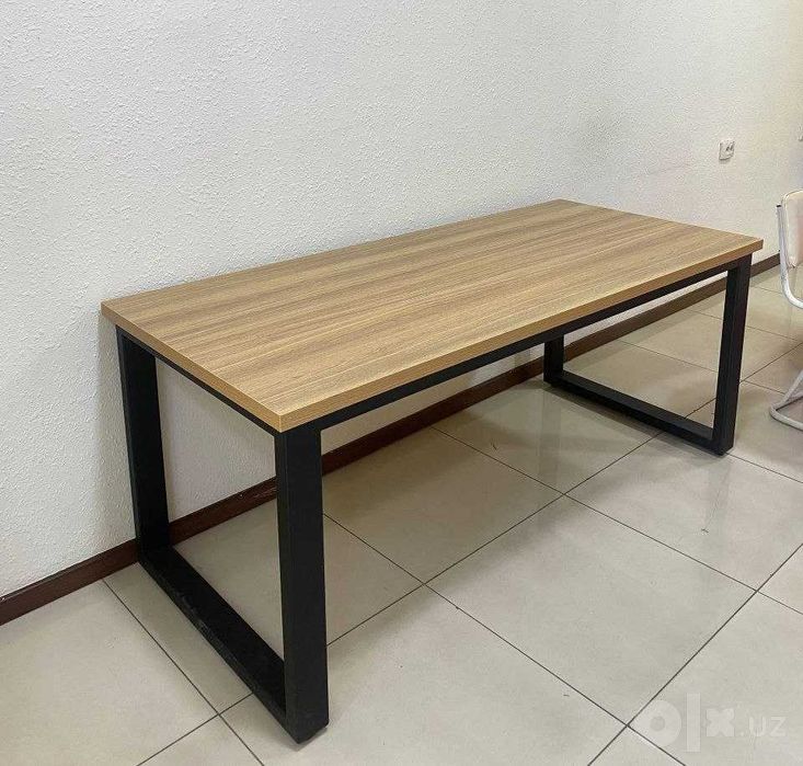 Zamondosh Loft uslubidagi qulay va baquvvat Stol sotiladi!