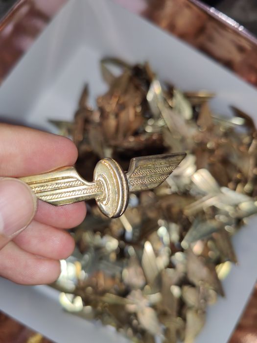 Продаю значки для проводников ЖД.