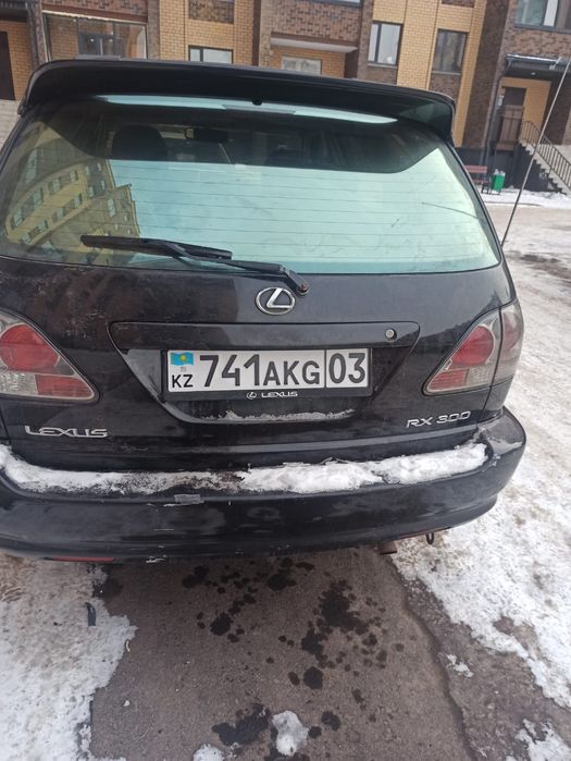 Продам машину Лексус Рх 300