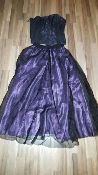 Fusta cu corset.
