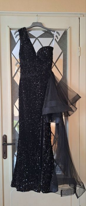 Официална  черна рокля