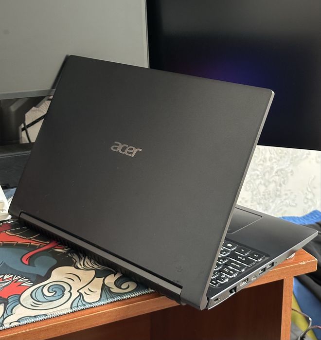 Acer Aspire 7 (A715-75G-54RY)