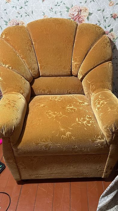 Диван в хорошем состоянии