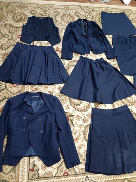 Школьная форма продаётся