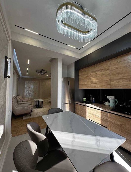 Yakkasaroy city mall Продается 3 комнатная квартира ремонт м Братские