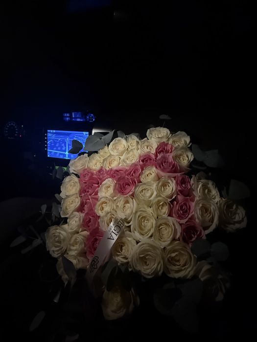 Продам Цветы в корзине с буквой М