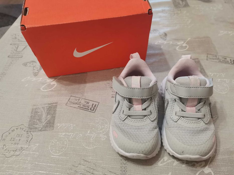 Обувки за момиче