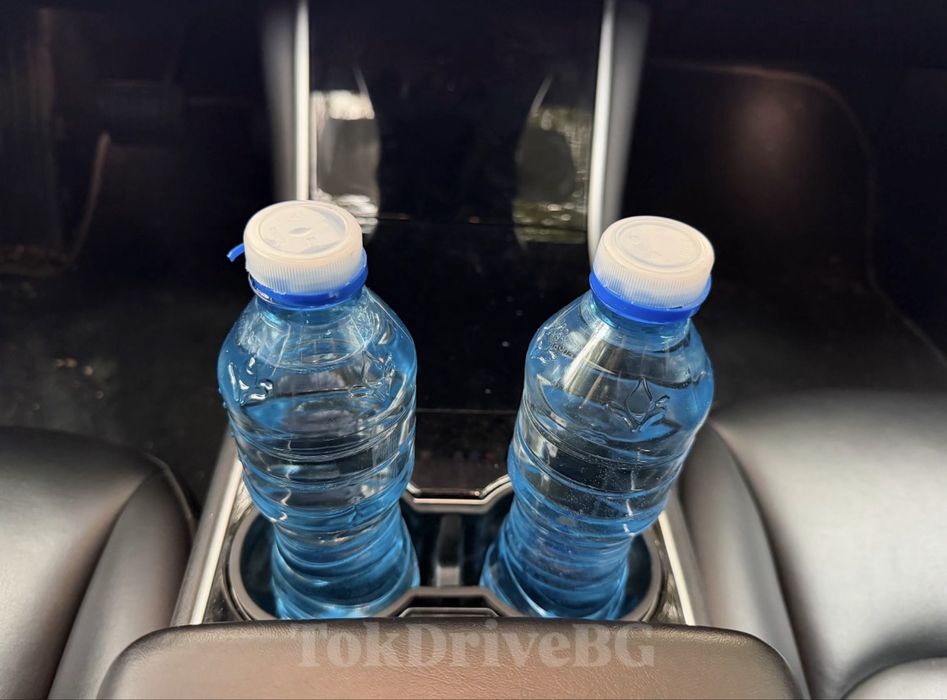 Двойна поставка за чаши за централна конзола за Tesla Model 3/Y