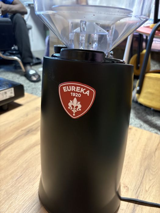 Кофемолка Eureca