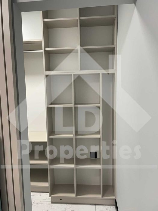 Луксозно обзаведен апартамент с две спални в кв. Чайка