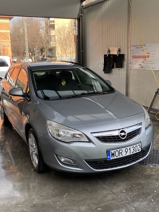 Opel astra.