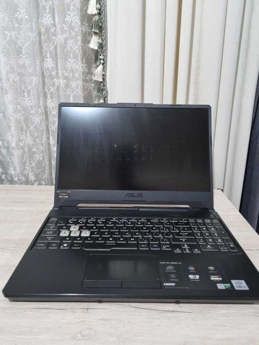 Asus TUF Gaming F15 – i5-10300H / GTX 1650 / 8GB / 512SSD
