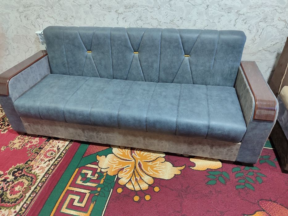 Диван сатылады новый