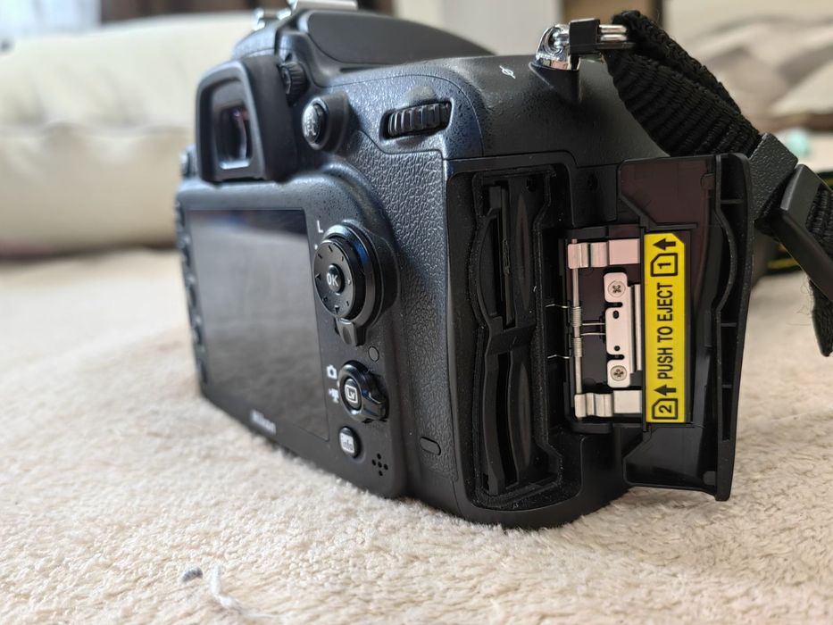 Nikon D7200 + два обектива и аксесоари