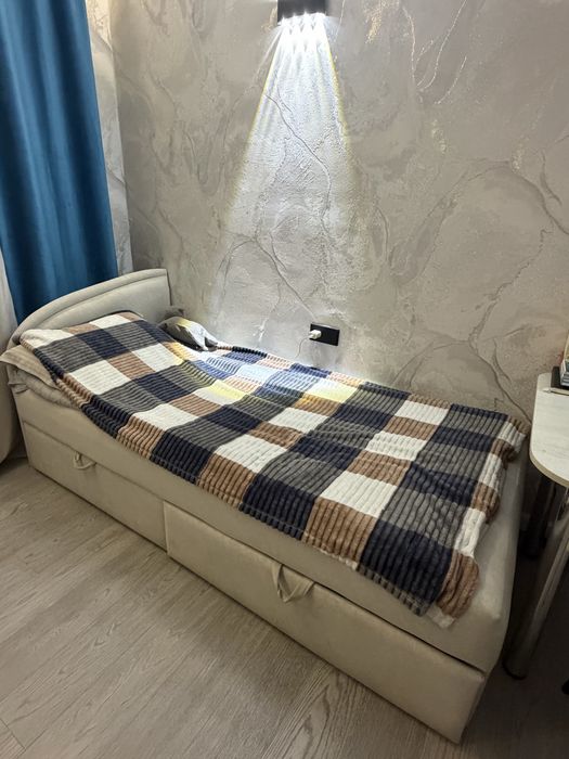 Продам б/у тахты с выдвижными ящиками для хранения