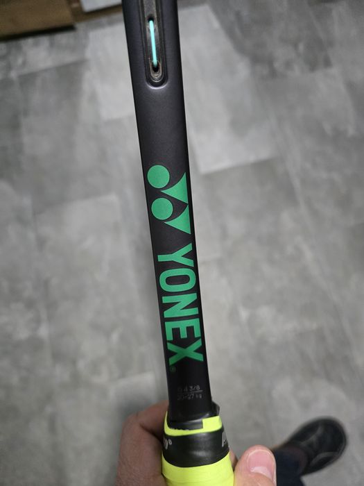 Racheta Yonex V CORE PRO