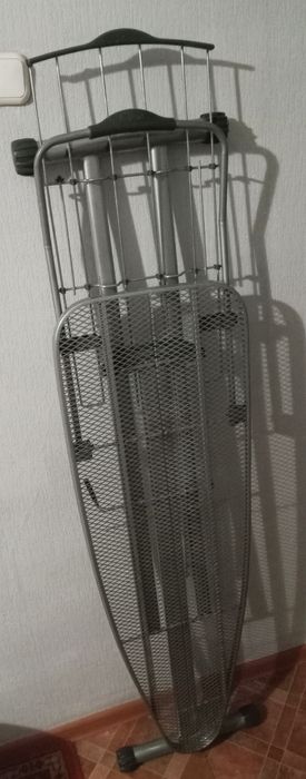 Гладильная доска с сушилкой