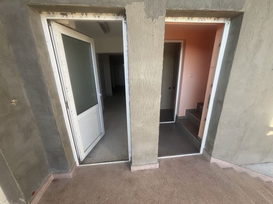 Промишлена сграда 800кв.м 10дка земя