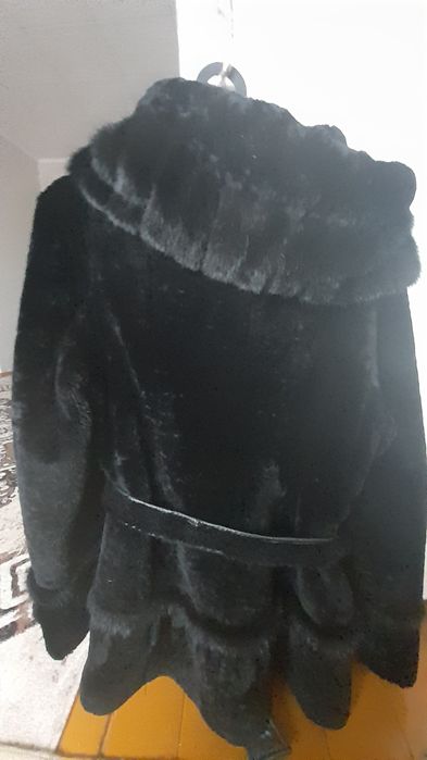 Продам мутоновую шубу