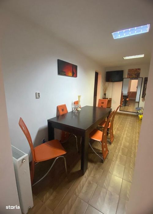 Apartament de închiriat, etaj 3/4, 400 euro