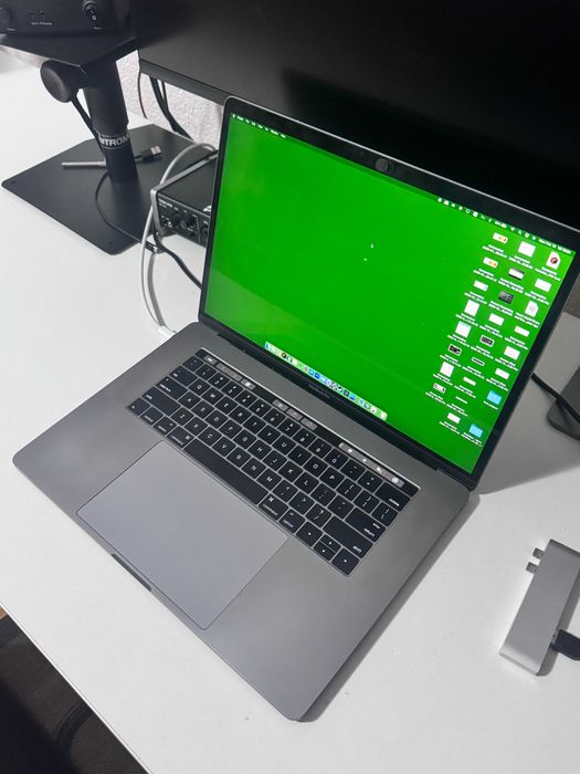 Apple MacBook Pro 15-inch 2016