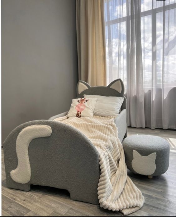 Детская кровать с пуфиком