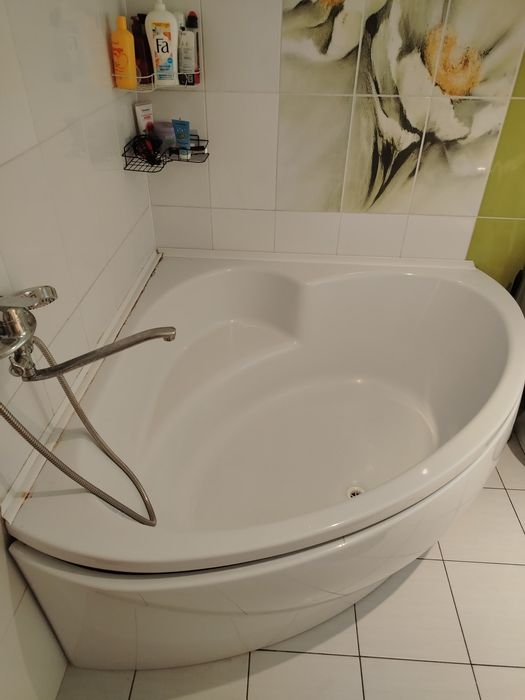 Продам ванну акриловую