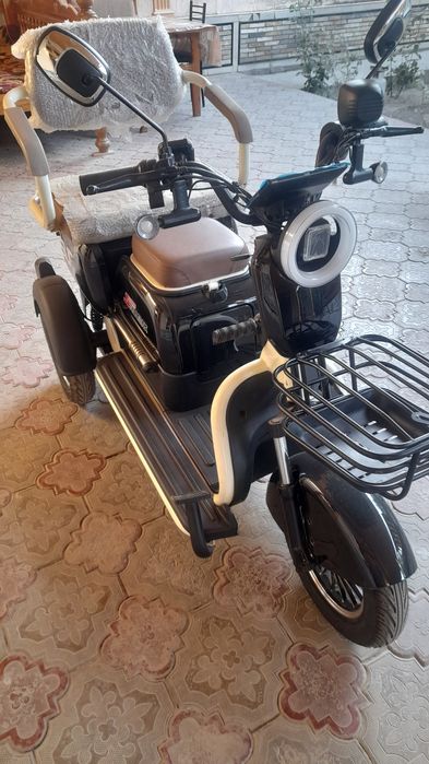 Skuter sotiladi 420$.yangi hali.