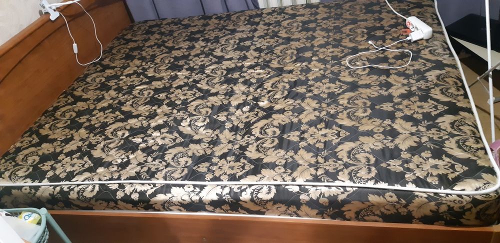 Кровать двуспальная