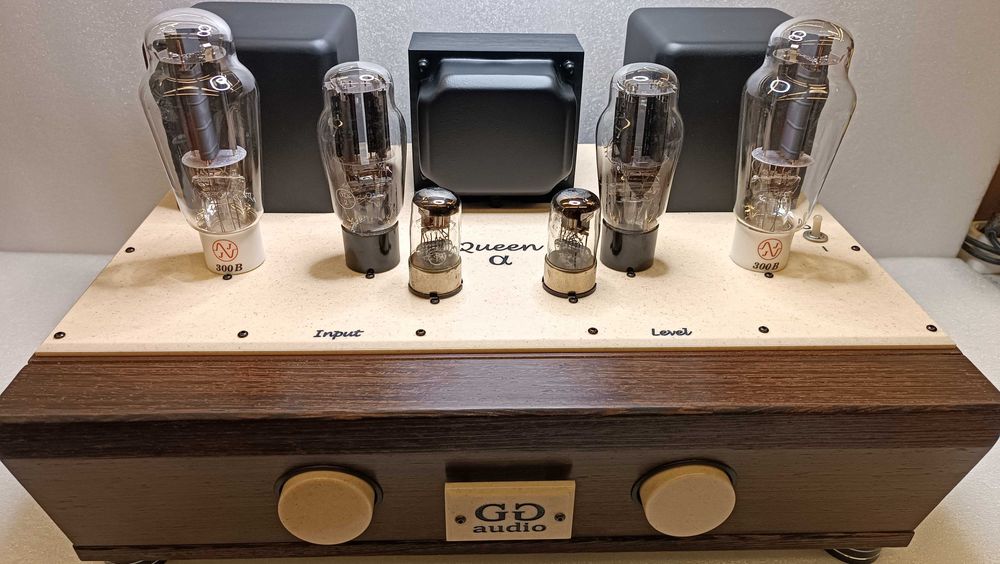 Само с поръчка! Лампов усилвател Queen Alpha 300B
