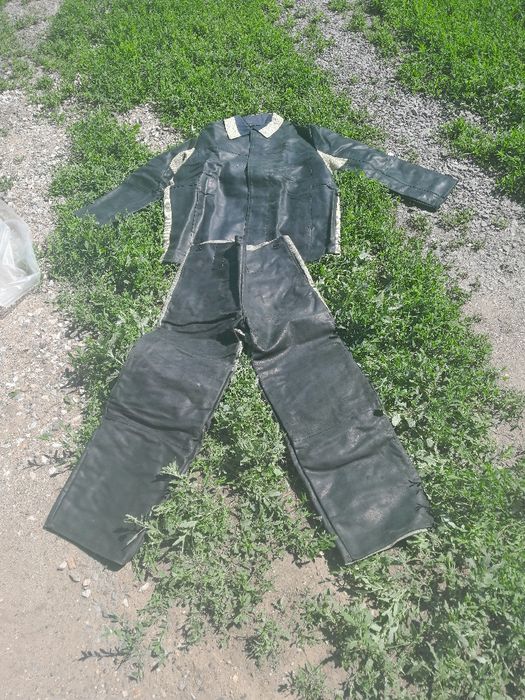 Продам спецодежда для сварщика костюмы на замше ,летние, зимние