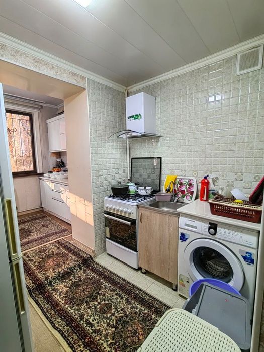 Продам 3 ком вдоль дороги на Гагарина под нежилое