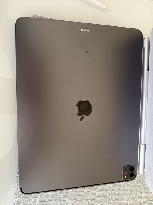 iPad pro 12.9 inch 5th generation