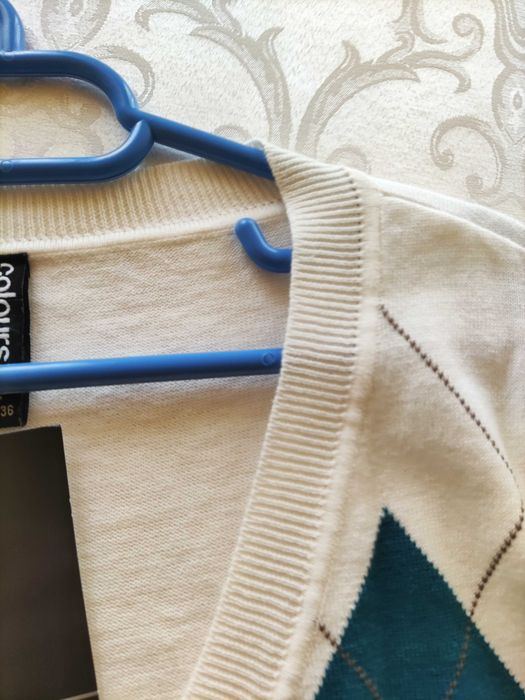 Pulover nou mărimea 34-36 (S)