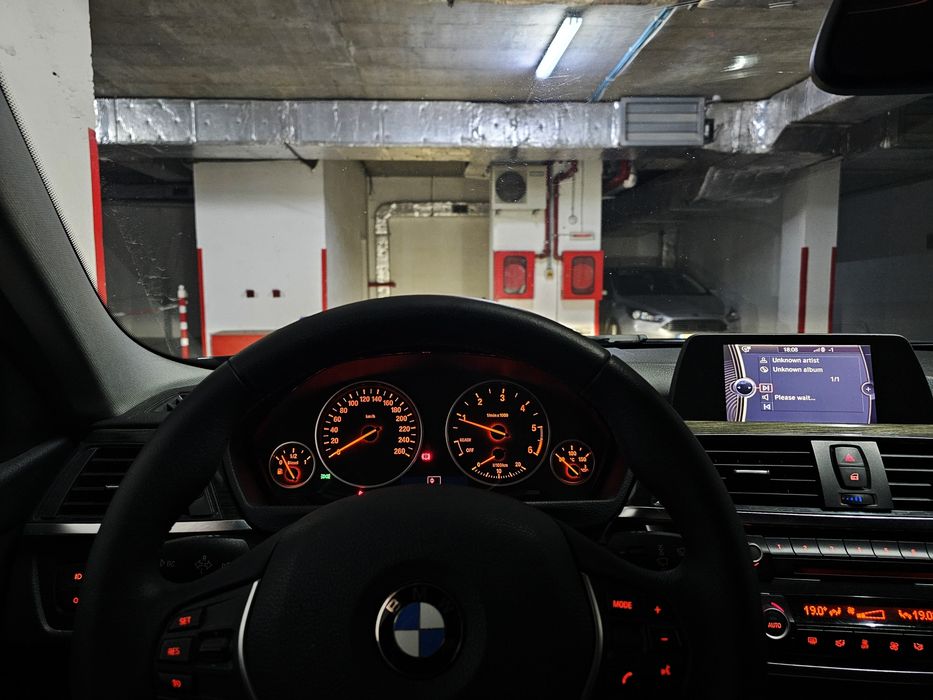 BMW Seria 3 F30 320d EfficientDynamics Luxury Line | 2012 | 160.000 km | Fără accidente