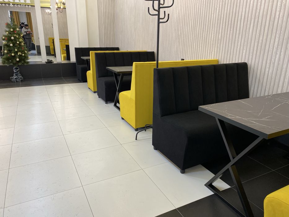 Диваны и столы для кафе