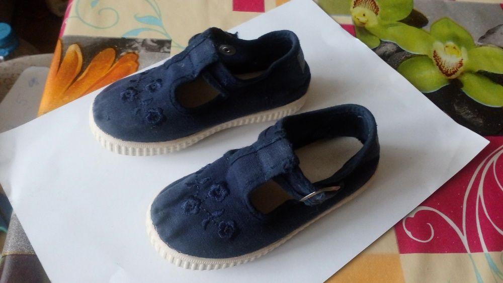 Обувки,  размери : 23,24,26,27,33-5лв за 1 бройка