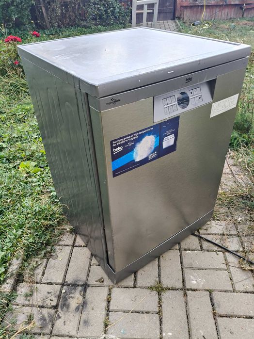 Masina de spalat vase independenta BEKO BDFN26430X