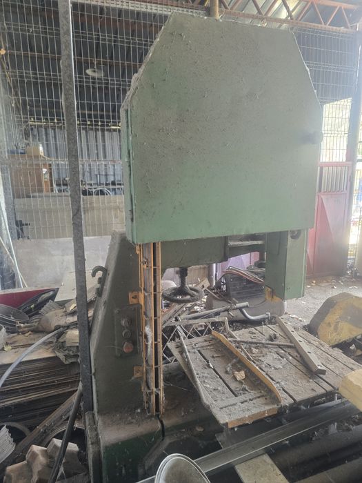 Vând fierăstrău - banzic