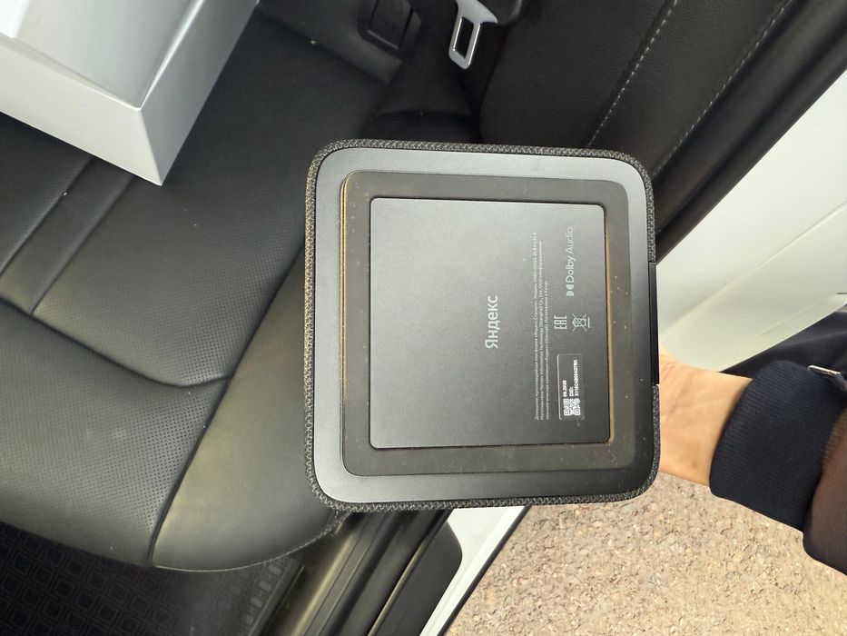 Колонка Алиса от Яндекс