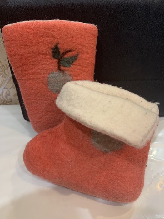 Продам войлочные валенки