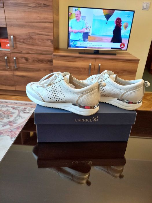 ПЕРФЕКТНИ дамски кожени спортни обувки  CAPRICE