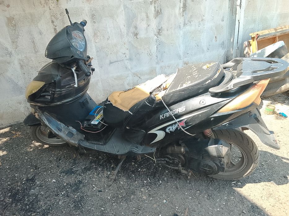 Продам скутер Рейсер 150